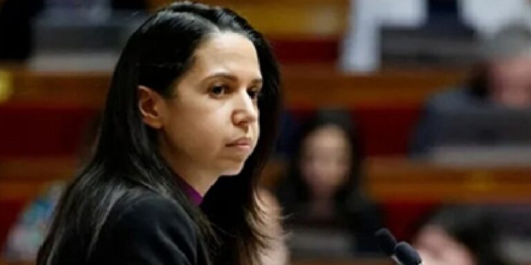 بالصورة ـ رسالة عنصرية لبرلمانية فرنسية: “لديك وجه عربي وليس لك مكان في فرنسا”!