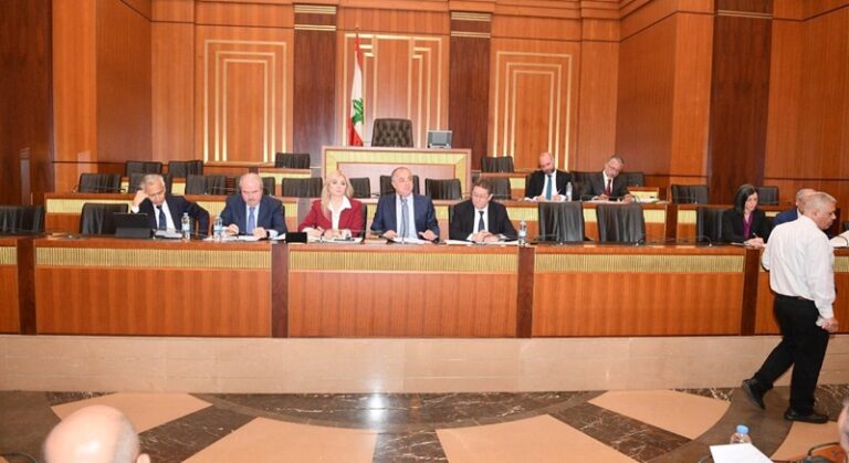 رفع جلسة اللجان المشتركة حتى الرابعة عصراً