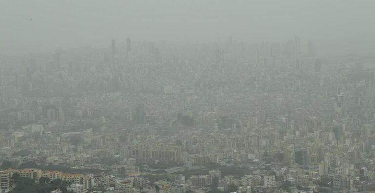 بالفيديو.. عاصفة رملية كثيفة تجتاح العاصمة العراقية