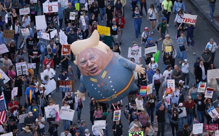 ترامب “يطفّش” العلماء: “هروب جماعي” يُسعد أوروبا والصين