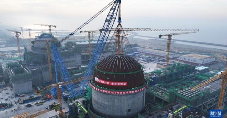 الصين ترفض دعوة ترامب لوقف شراء النفط الروسي