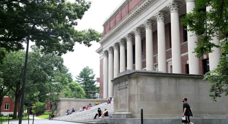 بكين تحتج لدى واشنطن على قرار إلغاء تأشيرات الطلاب الصينيين