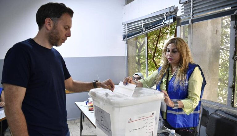 بالفيديو: رشوة مقابل صوت في عندقت.. وتدخل من أمن الدولة