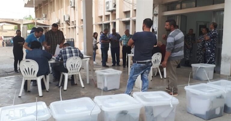 انتهاء عملية تسليم صناديق الاقتراع في الكورة