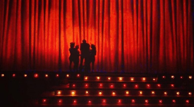 “برا القالب”.. الفنان إنسان بالفطرة!