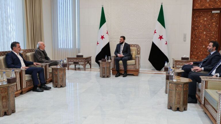 “الإشتراكي”: لقاء جنبلاط والشرع اتّسم بالودية