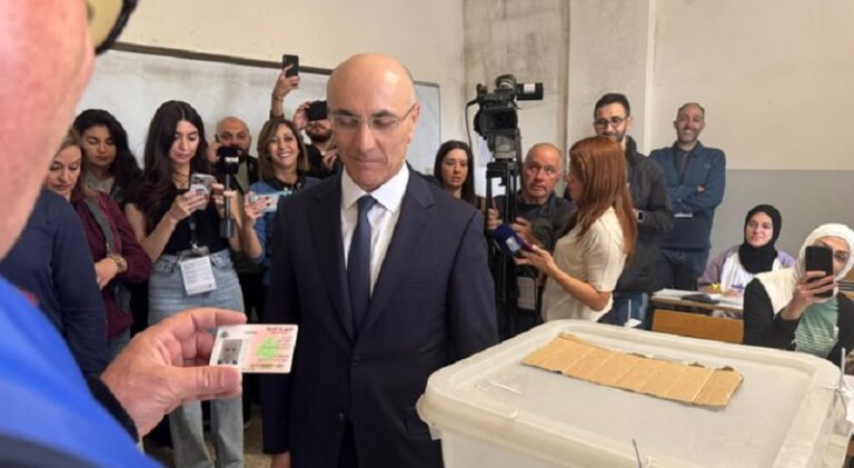 الحجار يدلي بصوته في شحيم: جادون باحترام القوانين