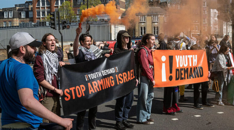 كيف تتهرب بريطانيا من حظر أسلحتها إلى “إسرائيل”؟