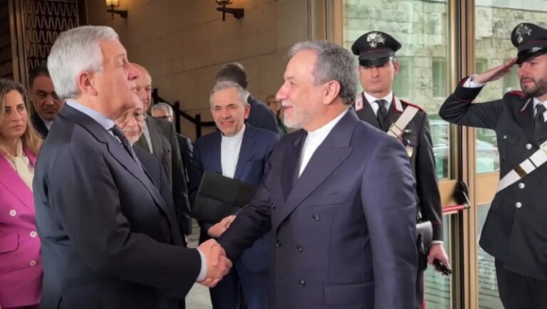 نائب الرئيس الأميركي: مفاوضات إيران تسير جيداً وصفقة اقتصادية تلوح بالأفق