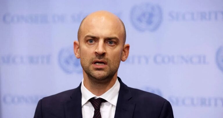 بارو: لا حل عسكري للملف النووي الإيراني