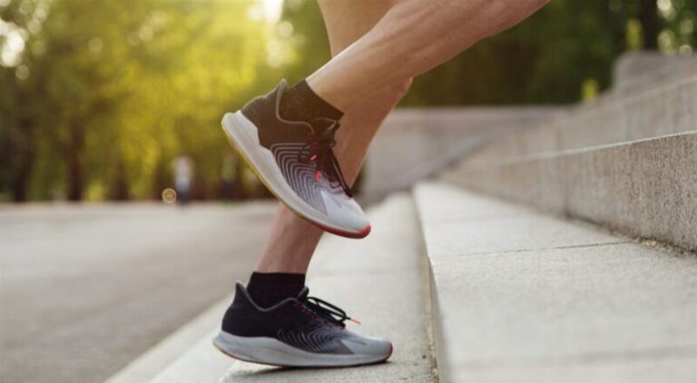 النشاط البدني في منتصف العمر يحمي من الخرف