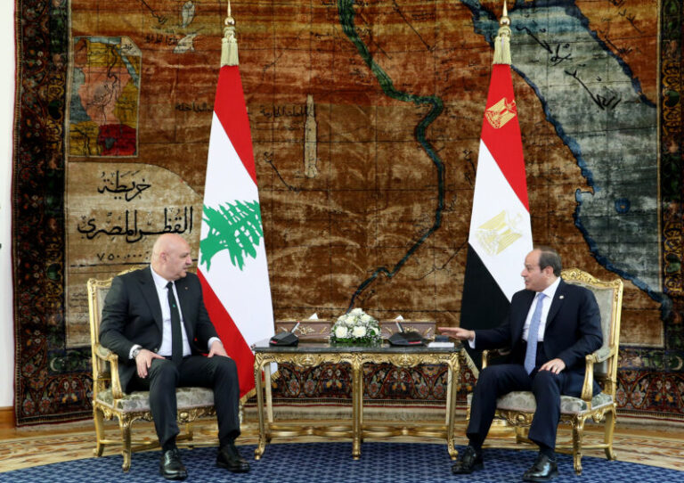 عون من القاهرة: مصلحتنا في السلام