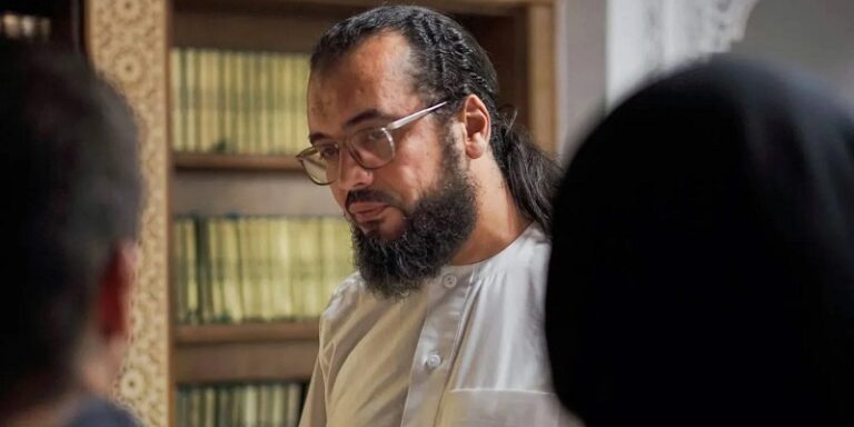 السجن لإمام مسجد في فرنسا بسبب منشور عن “طوفان الأقصى”! (فيديو)