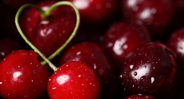 الكرز يخفف الألم ويحسّن النوم!