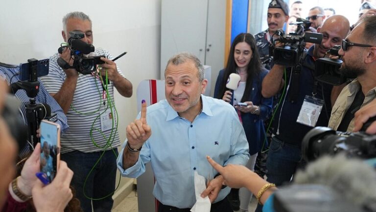 رئاسة الجمهورية لا تصنع كتلة نيابية: باسيل ليس قلقاً من طموح عون إلى الزعامة