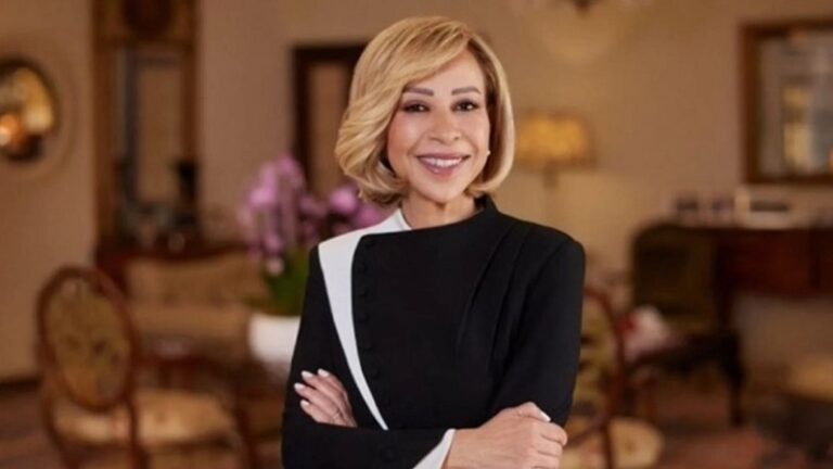 بالفيديو ـ السيدة الأولى تكرم “أم عماد”!