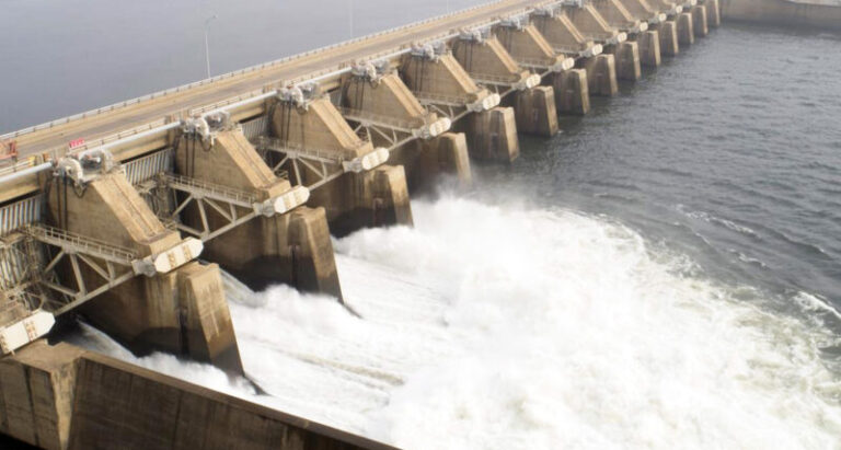 الهند تفتح بوابات سد “باغليهار” على باكستان (صورة)