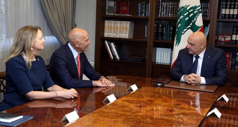 براك يبلغ عون توليه الملف اللبناني مؤقتًا