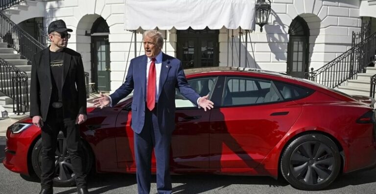 خلاف ماسك وترامب يتصاعد والأخير يهدد ببيع سيارته!