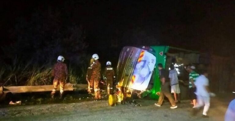 15 قتيلاً بحادث سير في ماليزيا (صور)