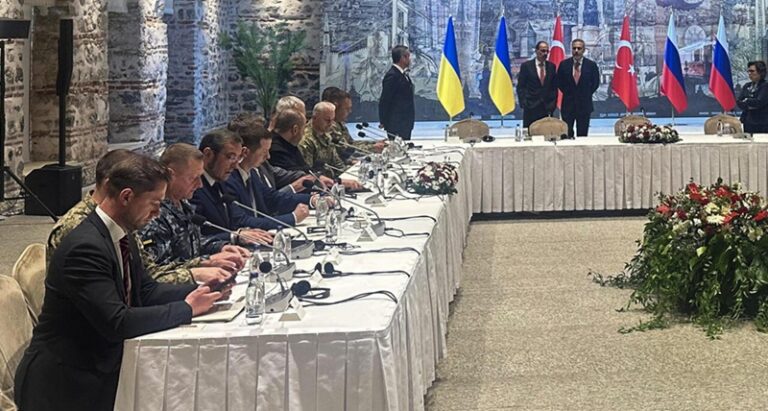 رئيس وفد المفاوضات الروسي: الوفد الأوكراني أكثر استقلالية وحرية