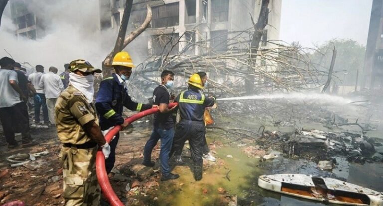 ناجيان اثنان من الطائرة الهندية المنكوبة!