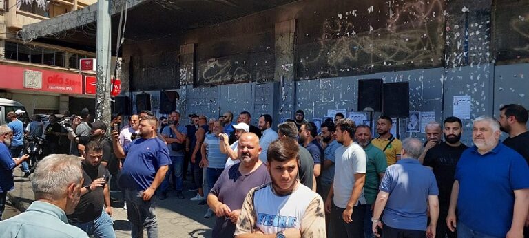 اعتصام تضامني مع عميد حمود في طرابلس: “أهل السنّة لن يسكتوا عن الظلم” (صور)