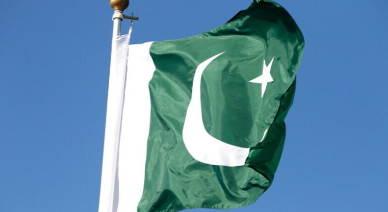 وزير التخطيط الباكستاني: الاقتصاد العالمي معرض للخطر جراء النزاع الإسرائيلي-الإيراني