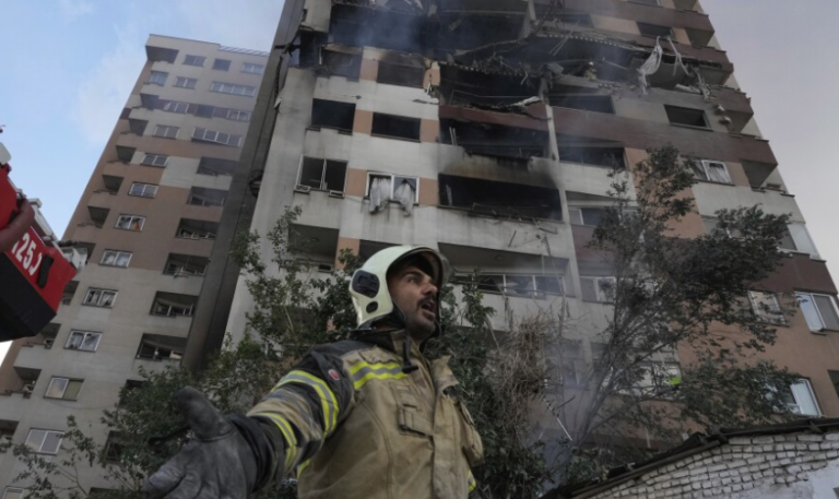 معنى أن تصمد إيران بوجه العالم