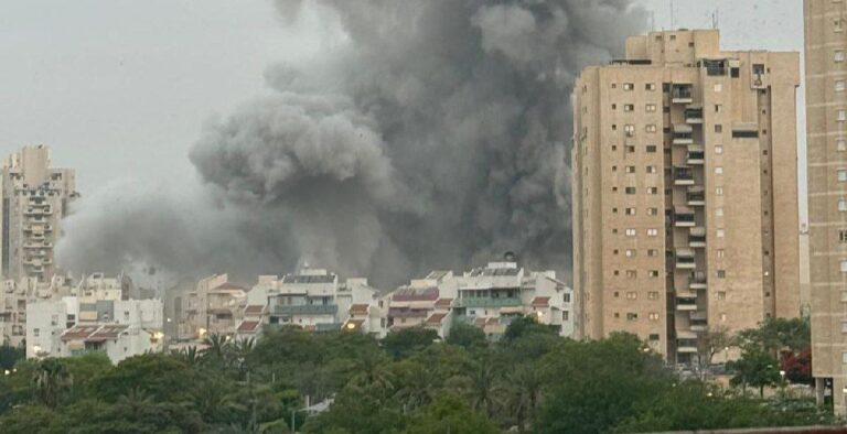 بالفيديو – صواريخ إيرانية نحو الكيان.. قتلى وجرحى!