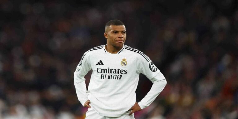 نقل مبابي إلى المستشفى.. ريال مدريد يكشف حالة لاعبه