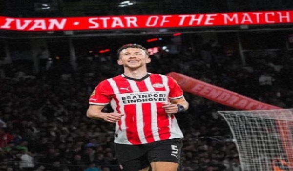 رغم ارتباطه بالانتقال لبرشلونة.. بيريسيتش يختار البقاء في هولندا