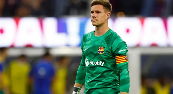 برشلونة يتجه لفسخ عقد حارسه تير شتيغن