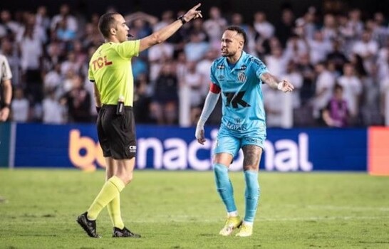 بعد طرده ضد بوتافوغو.. نيمار يعتذر لجماهير سانتوس