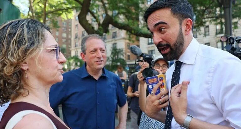 ترامب يهاجم أول مرشح مسلم لرئاسة بلدية نيويورك: “شيوعي متطرف”