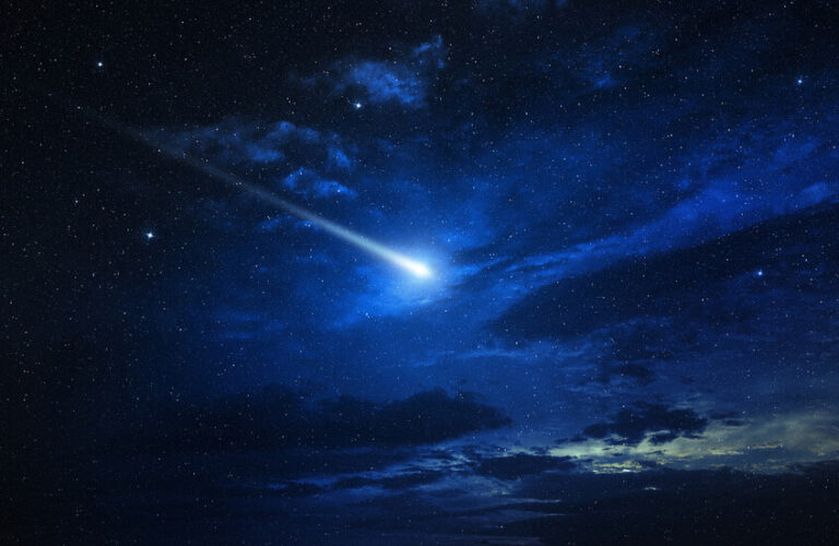 جسم ملتهب يثير الذعر ويحيّر الخبراء! (فيديو)