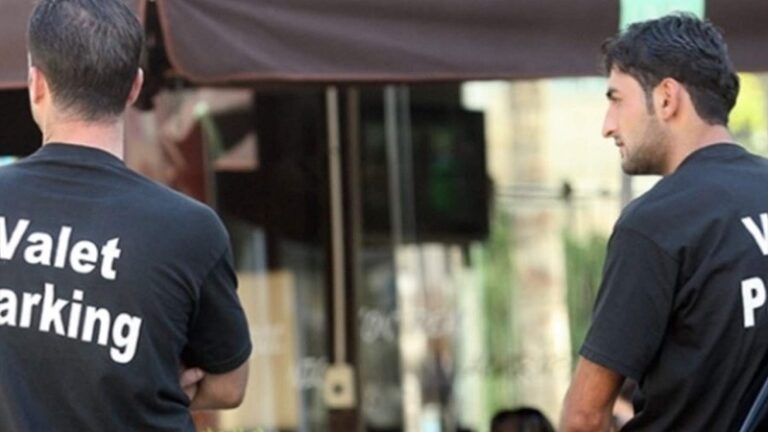 600 ألف ليرة لركن سيارة في بيروت.. “الفاليه باركينغ” يشعل غضب المواطنين!