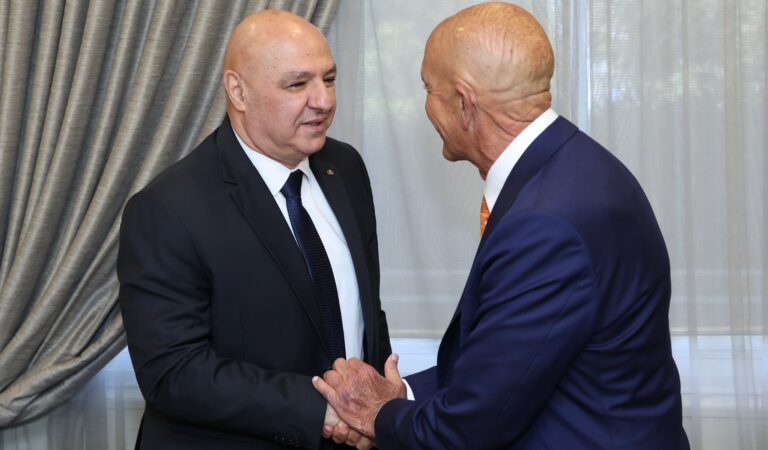 “ليونة” برّاك تخيب آمال أعداء “الحزب” في الداخل