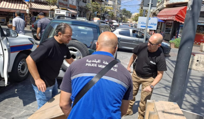 شرطة بلدية صيدا تواصل إزالة التعديات