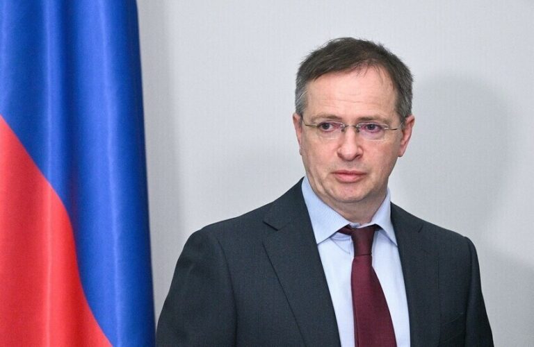 لقاء بوتين وزيلينسكي يتطلب صياغة بنود الاتفاق