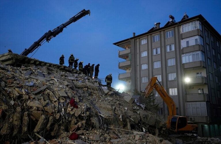 غوغل تعترف بفشلها في تحذير 10 ملايين شخص من زلزال تركيا!