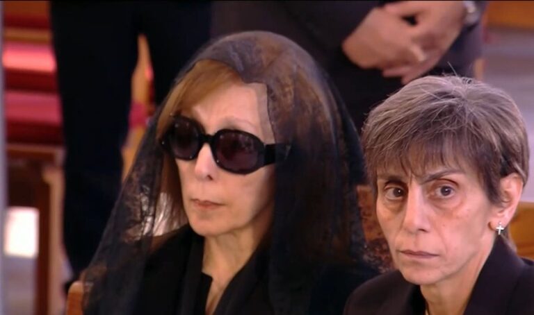 بالفيديو – وصول السيدة فيروز إلى كنيسة سيدة الرقاد