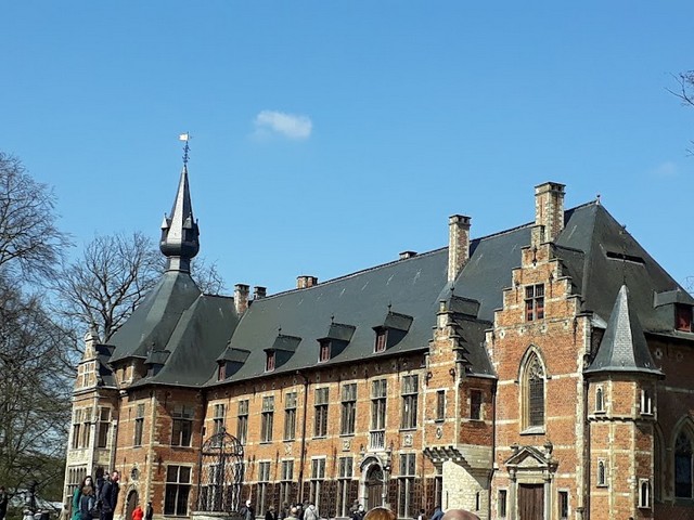 إنذار بوجود قنبلة في محطات المترو ببروكسل