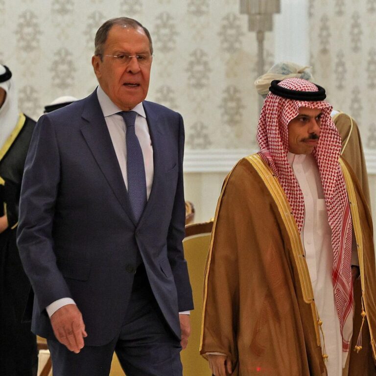 لافروف وبن فرحان: نرفض الحلول العسكريّة!