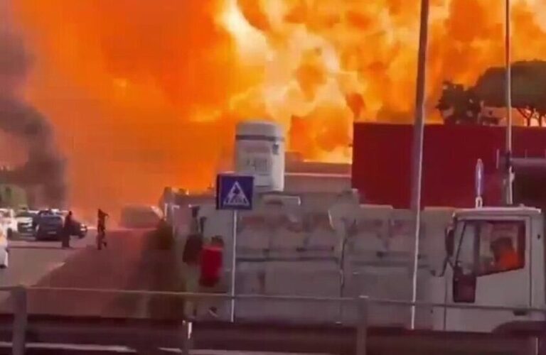 إنفجار عنيف بمحطة للوقود شرقي روما (فيديو)