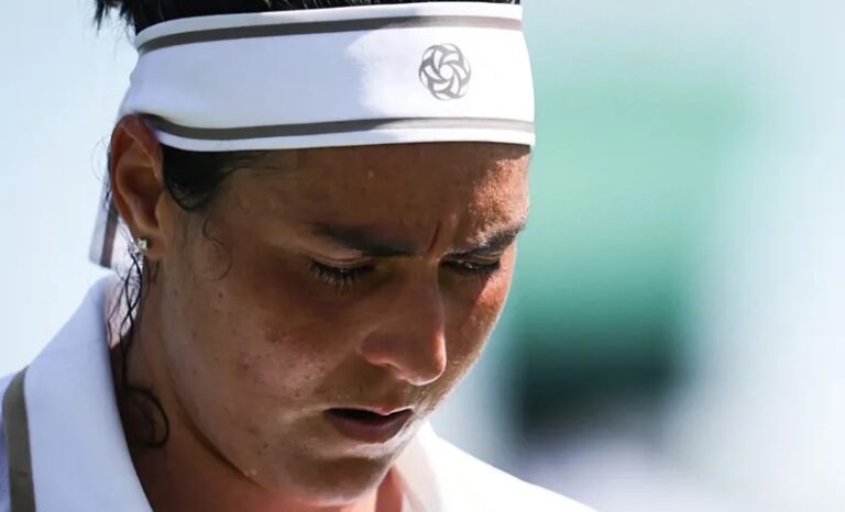 أنس جابر تصدم محبيها بقرار مفاجئ وتعلّق مسيرتها ( صورة )