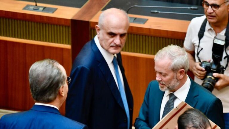 خليل: قادرون على ضبط خلافاتنا