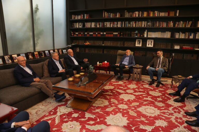 ميقاتي والسنيورة وسلام: لرص الصفوف للوقوف في وجه الفتنة