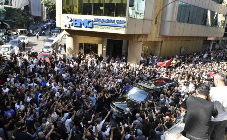 وصول جثمان زياد الرحباني إلى مسقط رأسه (فيديو – صور)