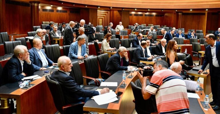 إقرار اقتراح قانون اخضاع المتعاقدين في وزارة الإعلام لشرعة التقاعد